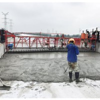 高鐵箱梁專用整平機 軌模式混凝土攤鋪機 懸掛式梁場整平機廠家